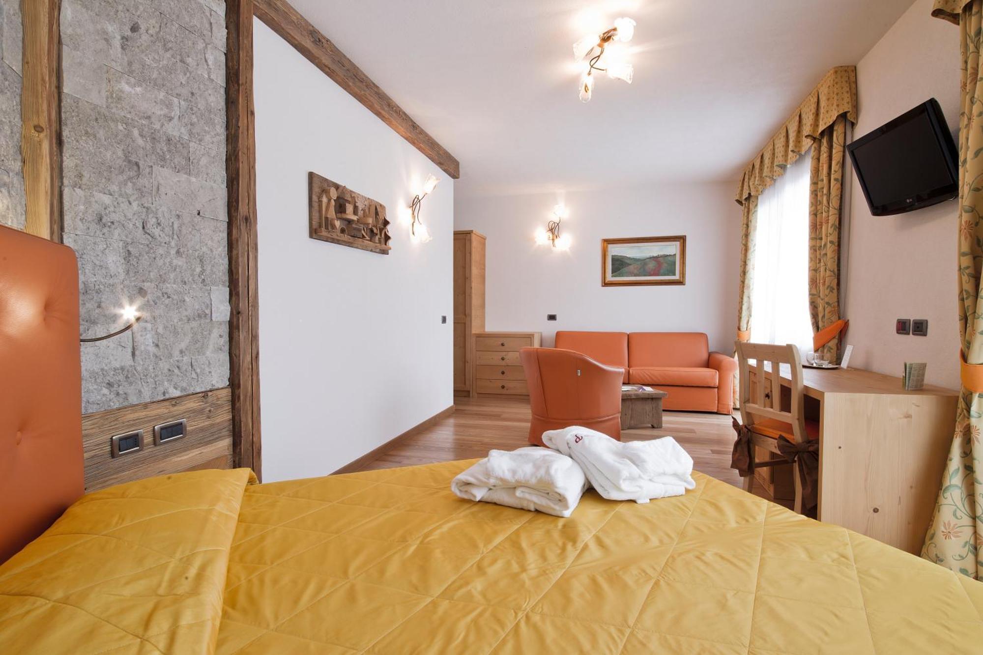 Alpenhotel Panorama Campitello di Fassa Exterior foto