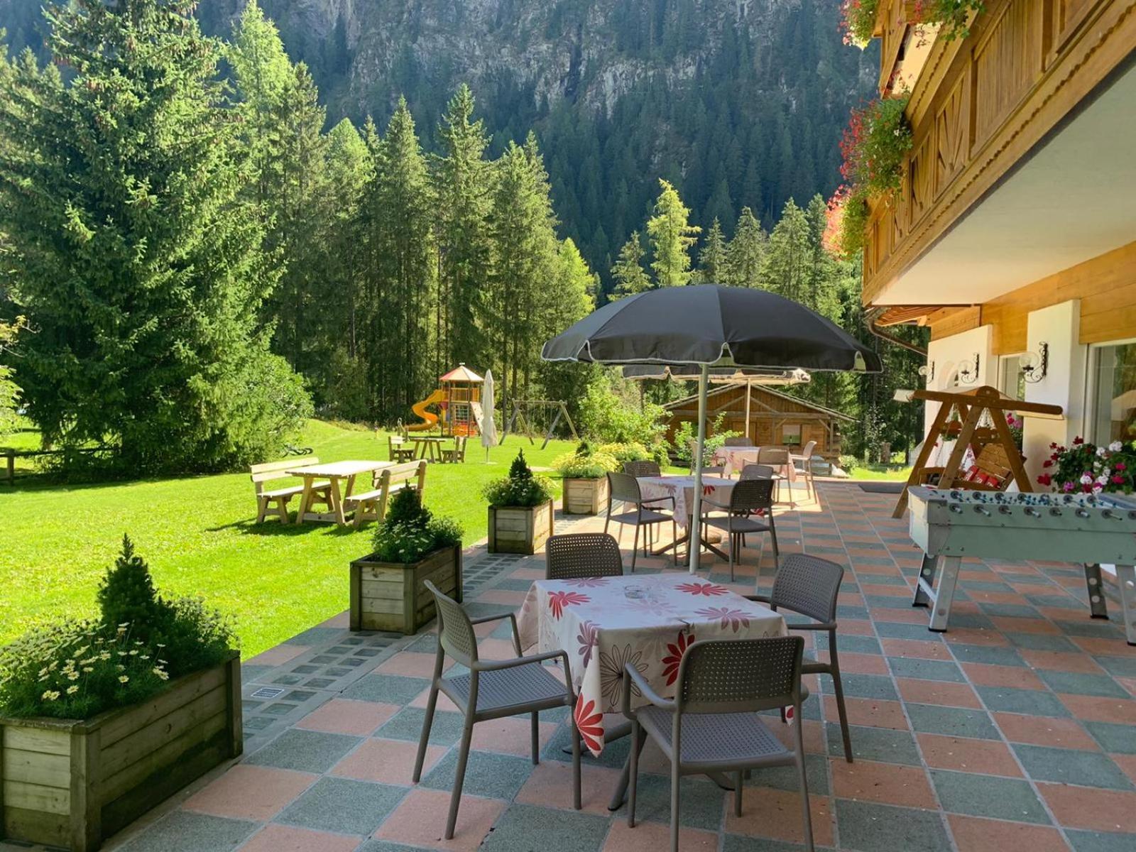 Alpenhotel Panorama Campitello di Fassa Exterior foto